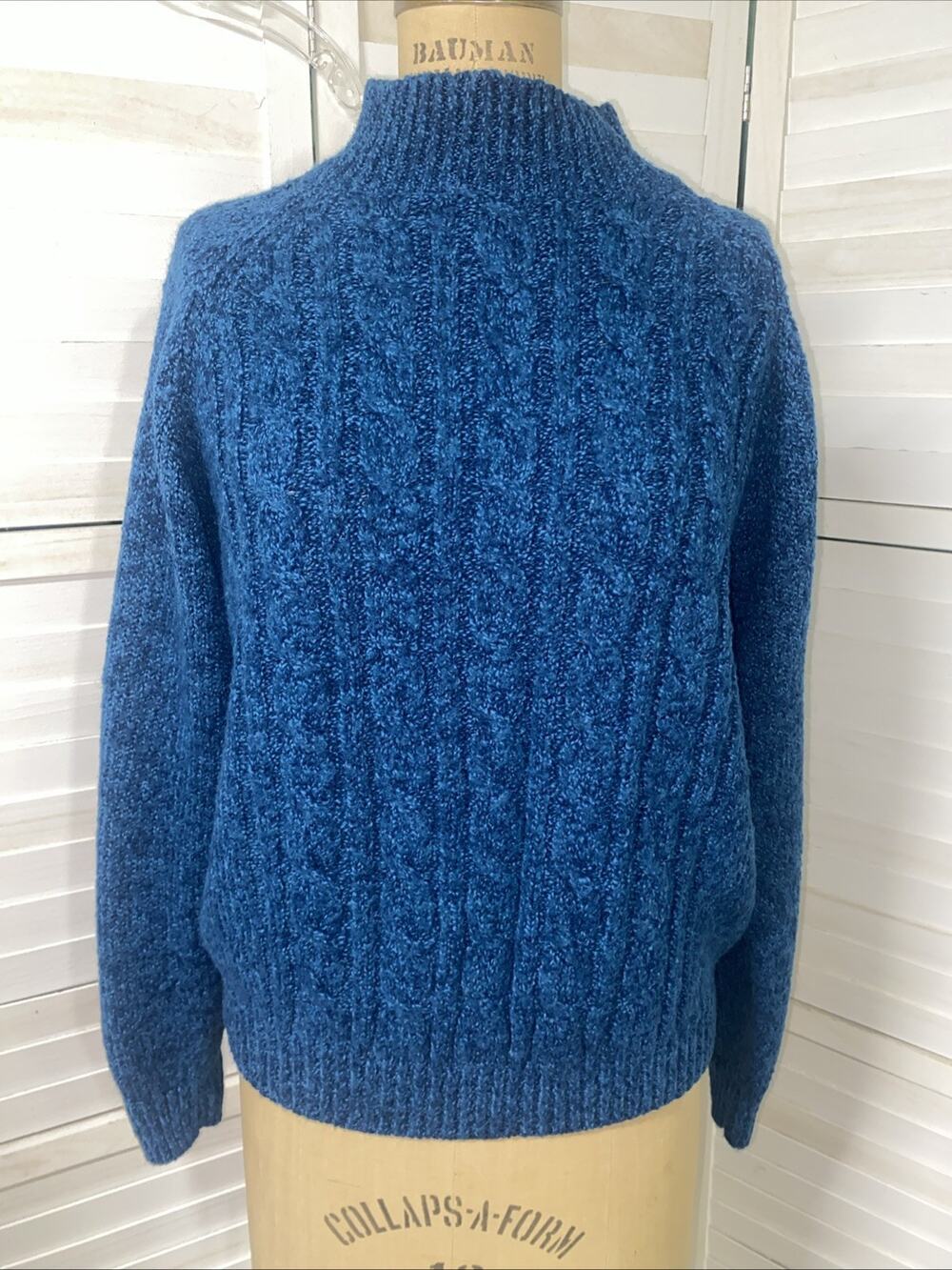 Vintage 90s Partners Mervyns Women’s Blue Long Sleeve Acrylic Sweater Large